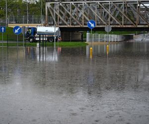 Potężne burze nad Podkarpaciem. Grad, wicher i potoki deszczu, jak w środku lata!