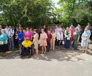 Przez lata ŚDS w Siedlcach działał w dwóch lokalizacjach, teraz już oficjalnie funkcjonuje w jednym miejscu, w budynkach dostosowanych do potrzeb osób z niepełnosprawnościami. 