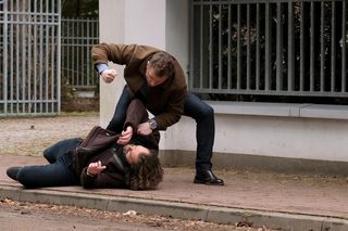 M jak miłość, odcinek 1801: Bartek pobije byłego męża Doroty! Domyśli się, że to Tomasz jest stalkerem - ZDJĘCIA, WIDEO