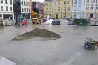 Stary Rynek w Bydgoszczy pięknieje w oczach. Zaglądamy na plac budowy! [ZDJĘCIA,