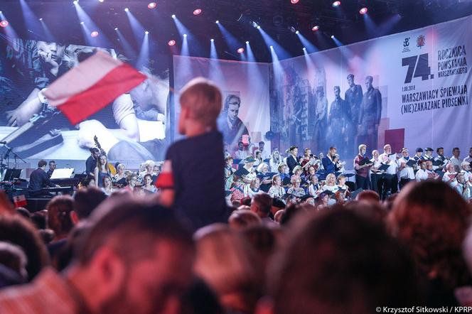 Koncert „Warszawiacy śpiewają (nie)zakazane piosenki”. Oglądaj na żywo