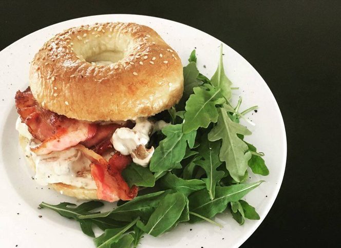 Gdzie zjeść śniadanie w Warszawie? Oto najlepsze miejsca na rozpoczęcie dnia! [GALERIA]