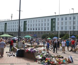 Wyprzedaż garażowa na placu Krakowskim w Gliwicach 