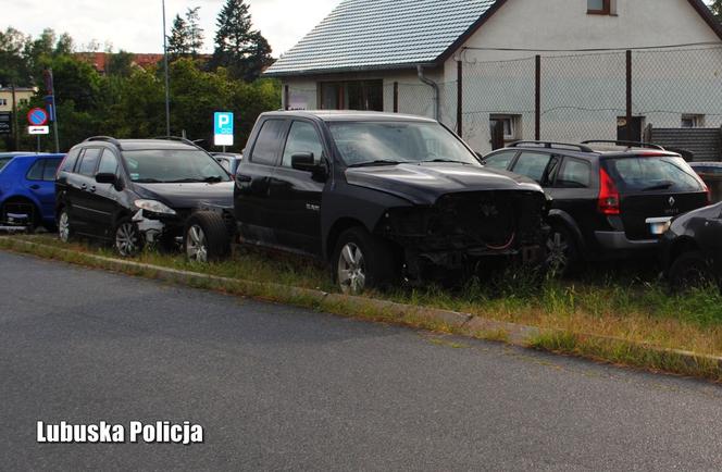 Janusze kradzieży z Żagania! Zasnęli na robocie w kradzionym samochodzie