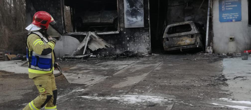 Straszliwy pożar strawił warsztat samochodowy! Rodzina z Sosnowca prosi o pomoc 