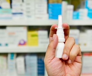 Krople do nosa - rodzaje. Wskazania i przeciwwskazania do stosowania kropli do nosa