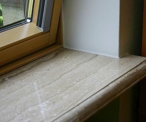 Parapet kamienny: jak go zamontować. Zalety i wady parapetów z kamienia