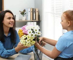 Kiedy jest dzień nauczyciela 2022. Czy jest wtedy wolne od szkoły? 