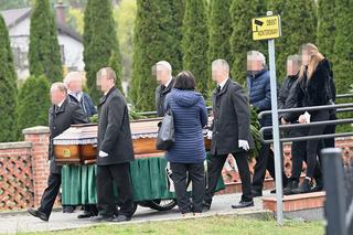 Daniel zginął z rąk kochanka żony? Morze kwiatów zalało jego grób