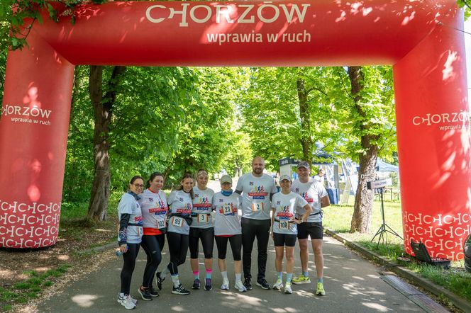 Sportowe emocje w Chorzowie. 150 biegaczy wystartowało w 6. edycji Chorzowskiej Dychy