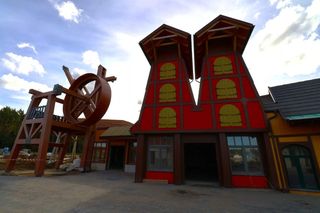 Park rozrywki Hossoland w budowie