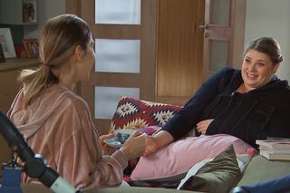 Barwy szczęścia, odcinek 2665. Aldona (Elżbieta Romanowska), Regina (Kamila Kamińska)