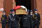Strażak zginął w płonącej hali. Ten widok na pogrzebie poruszy każdego