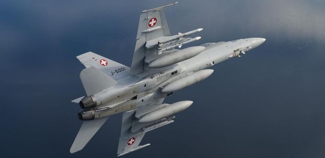 AIM 120 AMRAAM