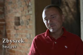 Snajper z Chłopaków do wzięcia mieszka w pustostanie – oto, jak dziś wygląda jego życie