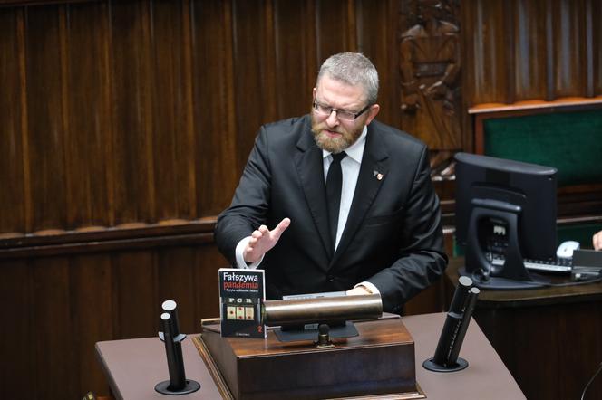 Grzegorz Braun wykluczony z posiedzenia sejmu! Jaki jest powód? 