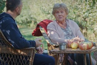 M jak miłość, odcinek 1844: Bartek (Arkadiusz Smoleński), Barbara (Teresa Lipowska) 