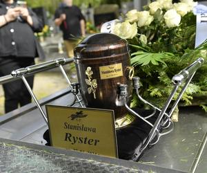 Na pogrzebie Stanisławy Ryster wyszła na jaw prawdziwa data jej śmierci. Gwiazda TVP zmarła znacznie wcześniej