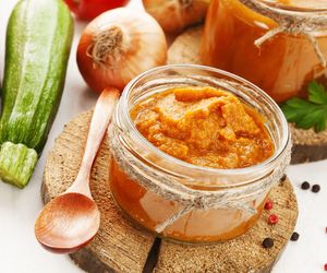 Pasta kanapkowa z cukinii. Przepis na warzywną pastę zamiast masła