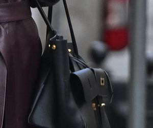 Monika Olejnik jedzie na czerwonym świetle, bo spieszy się do pracy