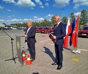 Siedlecki WORD wymienił starą flotę pojazdów egzaminacyjnych na nowe samochody marki Suzuki Swift
