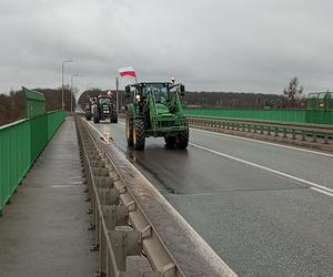 Trwa protest rolników w woj. lubelskim. Blokady są w wielu miejscach w regionie [DUŻO ZDJĘĆ]