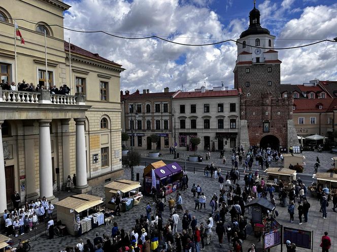Jarmark Jagielloński 2025 w Lublinie. Kolorowe tłumy, muzyka i tradycja sprzed wieków