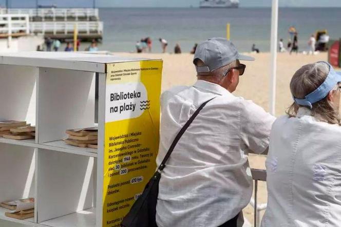 „Książka na Plaży”. Na gdańskich plażach znajdziesz biblioteki 