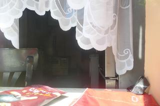 Tutaj Kamilek był maltretowany przez ojczyma. Mieszkanie stoi teraz puste