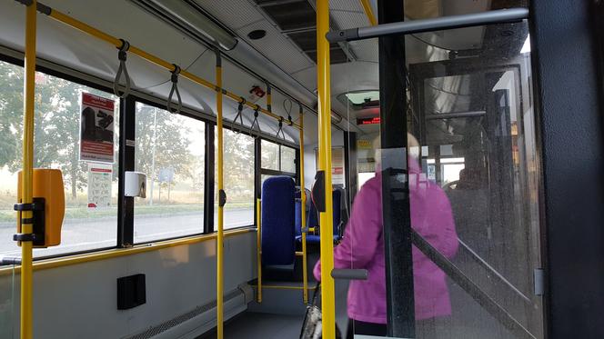 Zamość: Czerwona strefa wymusiła ograniczenie liczby pasażerów w autobusach