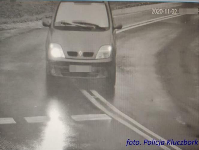 Tragiczna śmierć na DK11. Kierowca uciekł do Bielska-Białej! To 71-letnia kobieta [ZDJĘCIA]