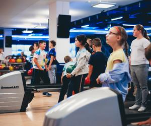 Aloha Food, Bowling & Club.