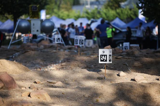 10. edycja zawodów łazików marsjańskich European Rover Challenge na terenie Akademii Górniczo-Hutniczej w Krakowie