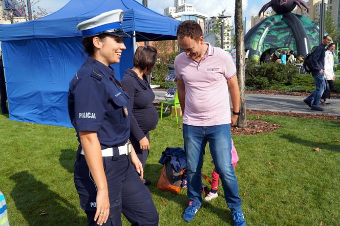 Te piękne kobiety służą w Policji