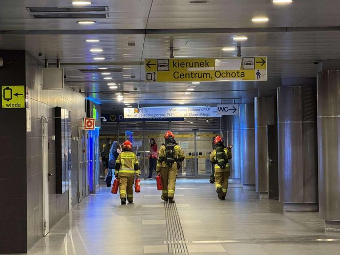 Utrudnienia w metrze w Warszawie (3.07.2025)