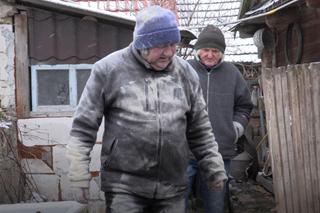 Rolnicy. Podlasie. Andrzej z Plutycz mocno pilnuje porządku. Bo siostra...