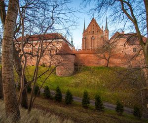 Niesamowite miasteczko nad Zalewem Wiślanym. Historia i magia w jednym miejscu