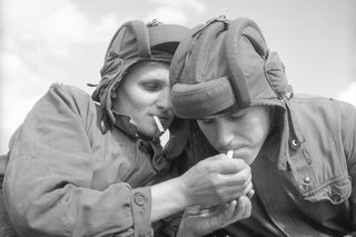 QUIZ PRL. Od Lenino do „fali”: Sprawdź, czy przetrwałbyś w wojsku PRL. Tylko dla orłów!