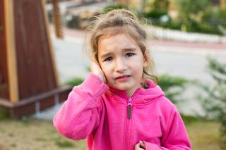 Krople na ból ucha – kiedy je podawać i czy można stosować u dzieci?