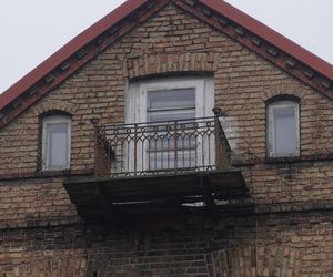 Opuszczona zabytkowa kamienica przy ul. Sienkiewicza w Białymstoku