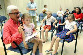 Żołnierze i gwiazdy odwiedzili małych pacjentów