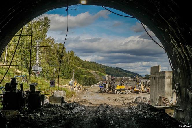 Budowa drogi ekspresowej S1, obejścia Węgierskiej Górki tunel