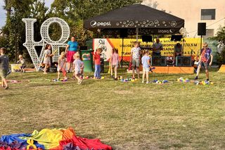 Mieszkańcy Dąbrowy Chełmińskiej zjednoczyli się dla Piotrka. Festyn charytatywny pełen wzruszeń i nadziei