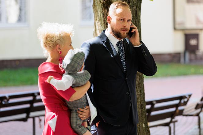 Na Wspólnej odc. 3539. Beata (Katarzyna Ptasińska), Paweł (Grzegorz Kwiecień), Gucio (Julian Studziński)