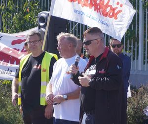 Pikieta pracowników Beko. Pracę straci 1100 osób. „Czujemy się oszukani i sfrustrowani”