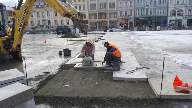 Stary Rynek w Bydgoszczy pięknieje w oczach. Zaglądamy na plac budowy! [ZDJĘCIA]