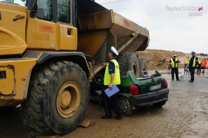 Kobieta zmiażdżona przez  ciężarówkę