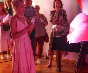 Wystawę przestrzennych prac Weroniki Anny Michalak „Odrealnienie” do 26 września można oglądać w Galerii PROwizorium w Łukowie