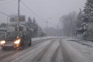 Warmińsko-mazurskie. Śliskie drogi w regionie. Spodziewane są opady śniegu