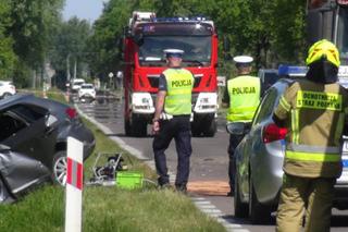 Śmiertelny wypadek pod Grodziskiem Mazowieckim. Jedna osoba zginęła, walczą o życie 12-letniego dziecka